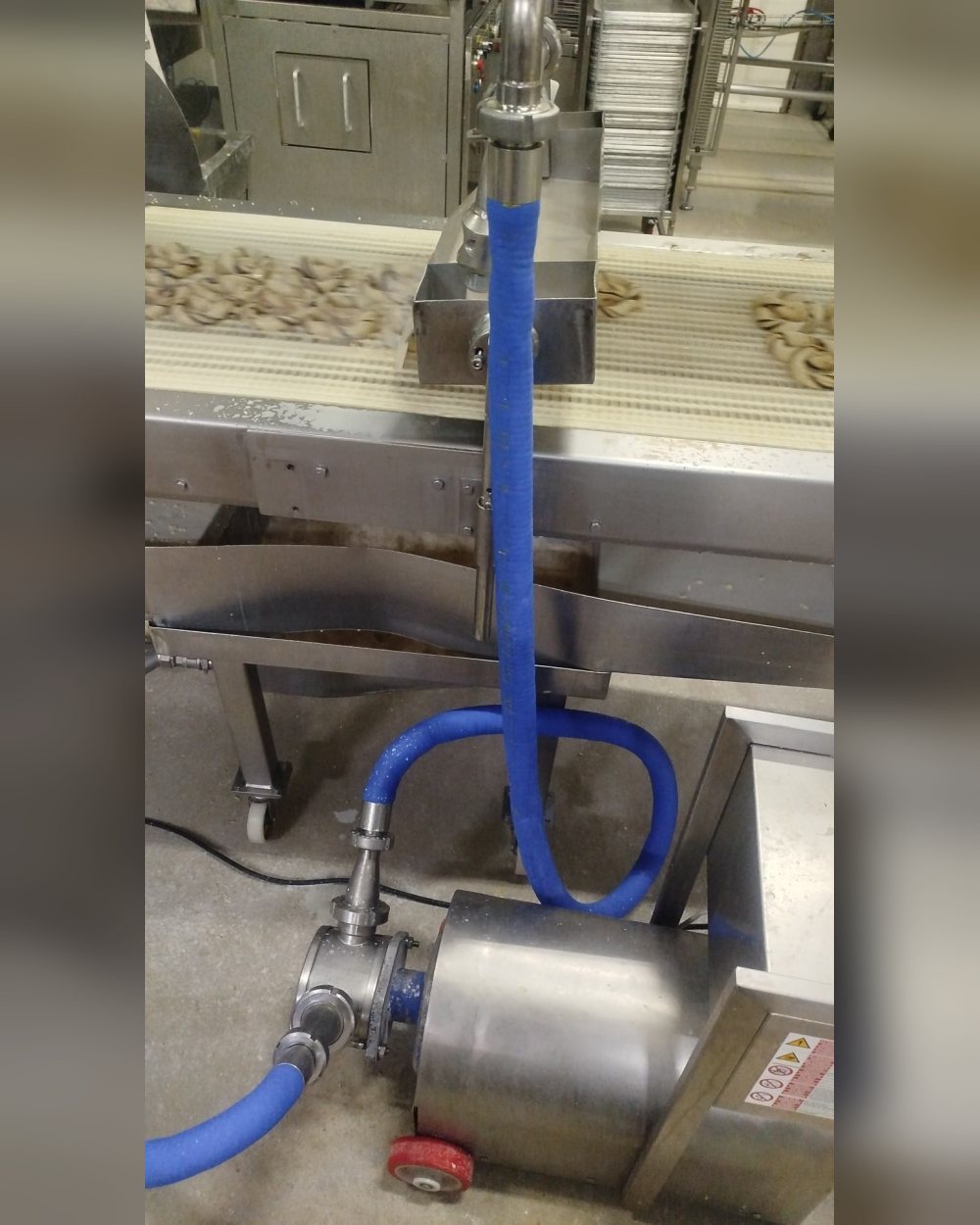 Mangueira alimentar ligada à bomba
